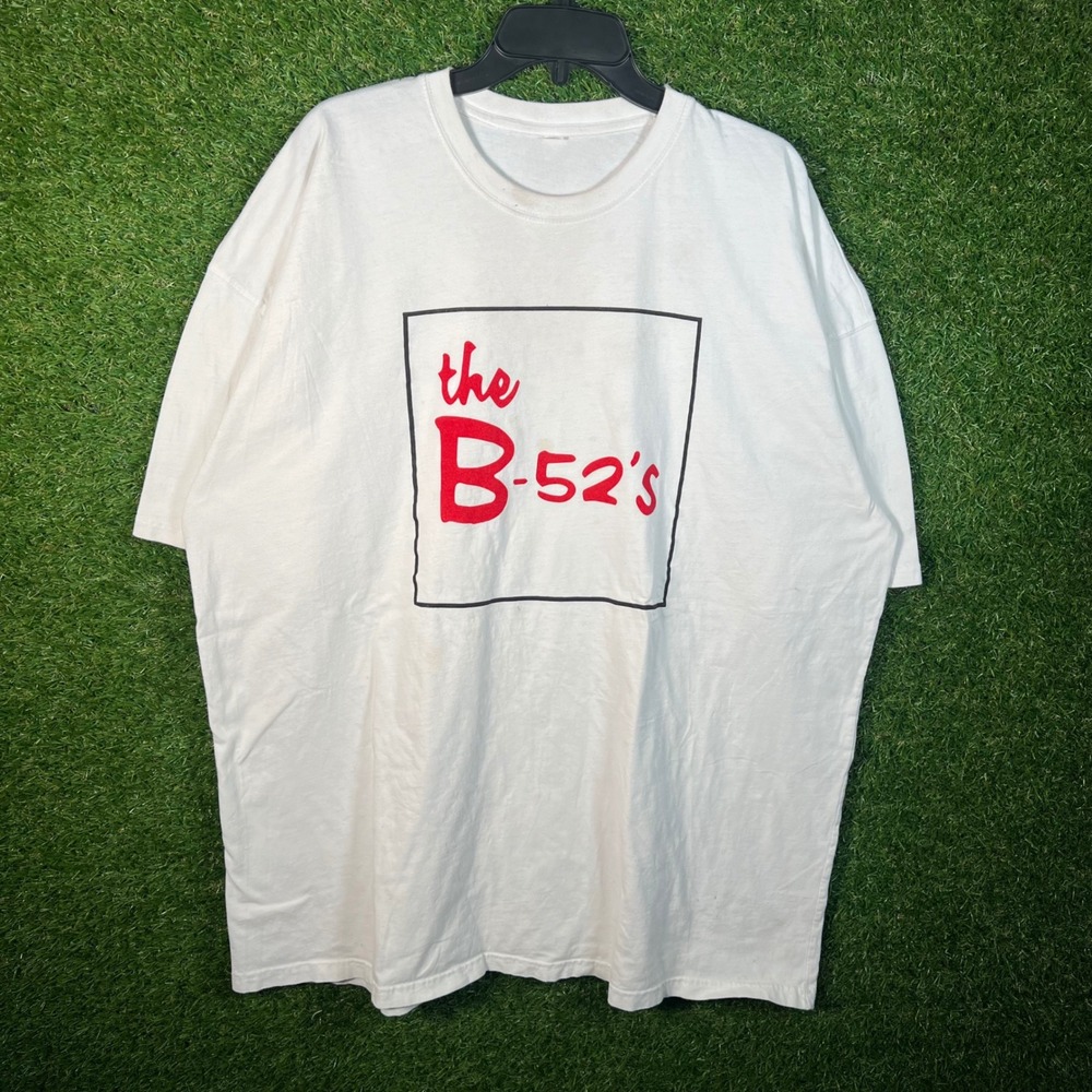 The B-52's Band Graphic T-Shirt White Large Oversized New Wave Rock Tee